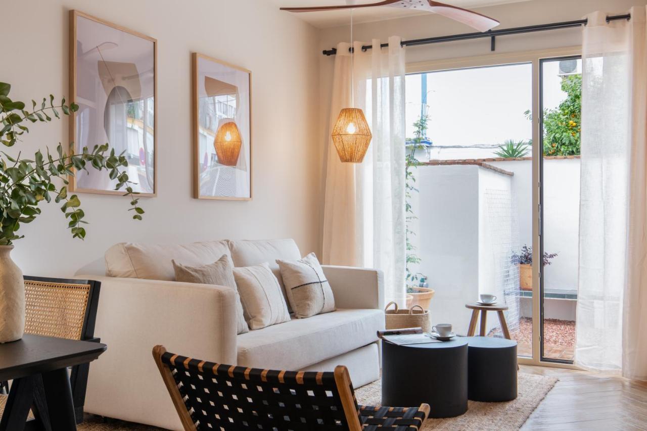 Magno Apartments Robles With Jacuzzi And Private Parking Sevilla Exteriör bild