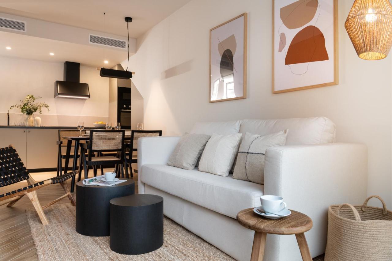 Magno Apartments Robles With Jacuzzi And Private Parking Sevilla Exteriör bild