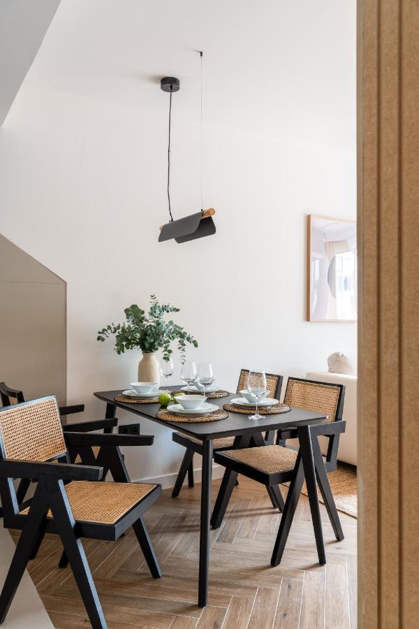 Magno Apartments Robles With Jacuzzi And Private Parking Sevilla Exteriör bild