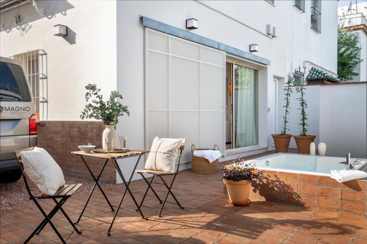 Magno Apartments Robles With Jacuzzi And Private Parking Sevilla Exteriör bild