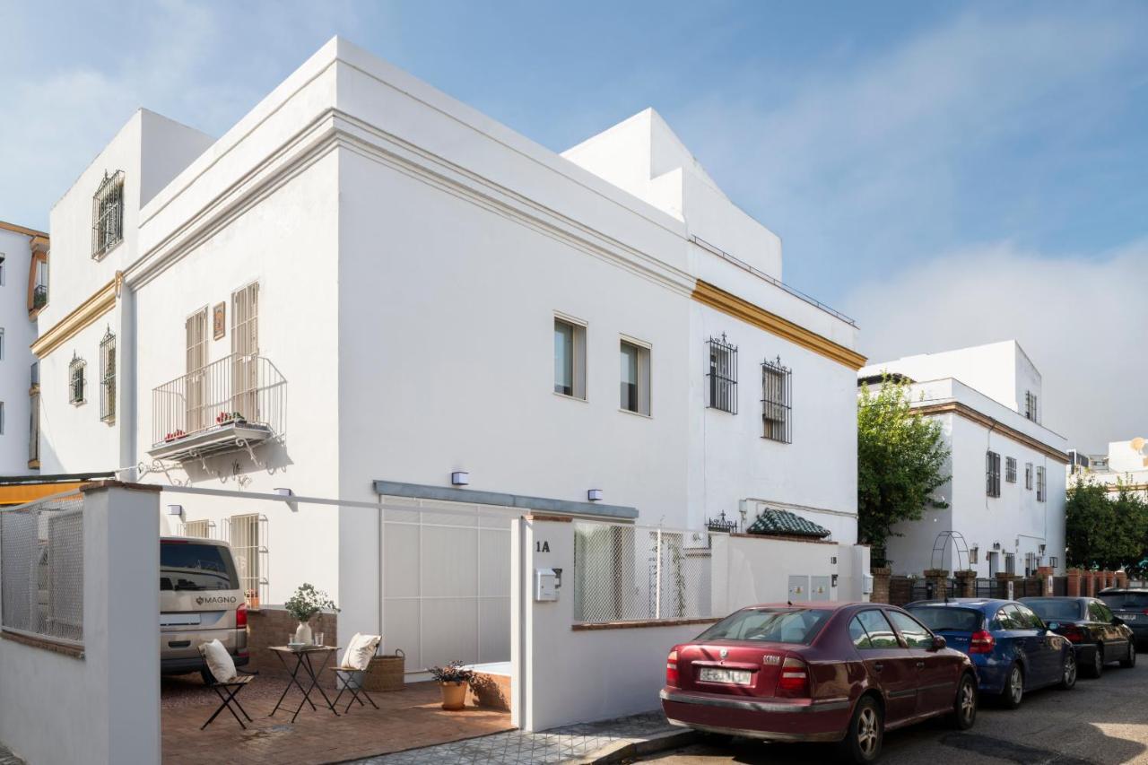 Magno Apartments Robles With Jacuzzi And Private Parking Sevilla Exteriör bild